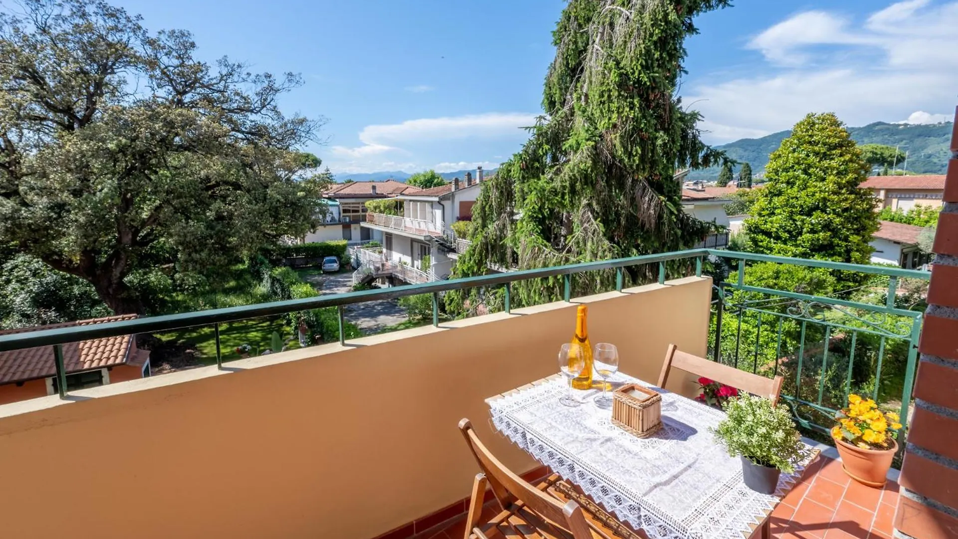New Luxury 2Bdr Terrace, Views, Ac Appartement Marina Di Carrara Italië