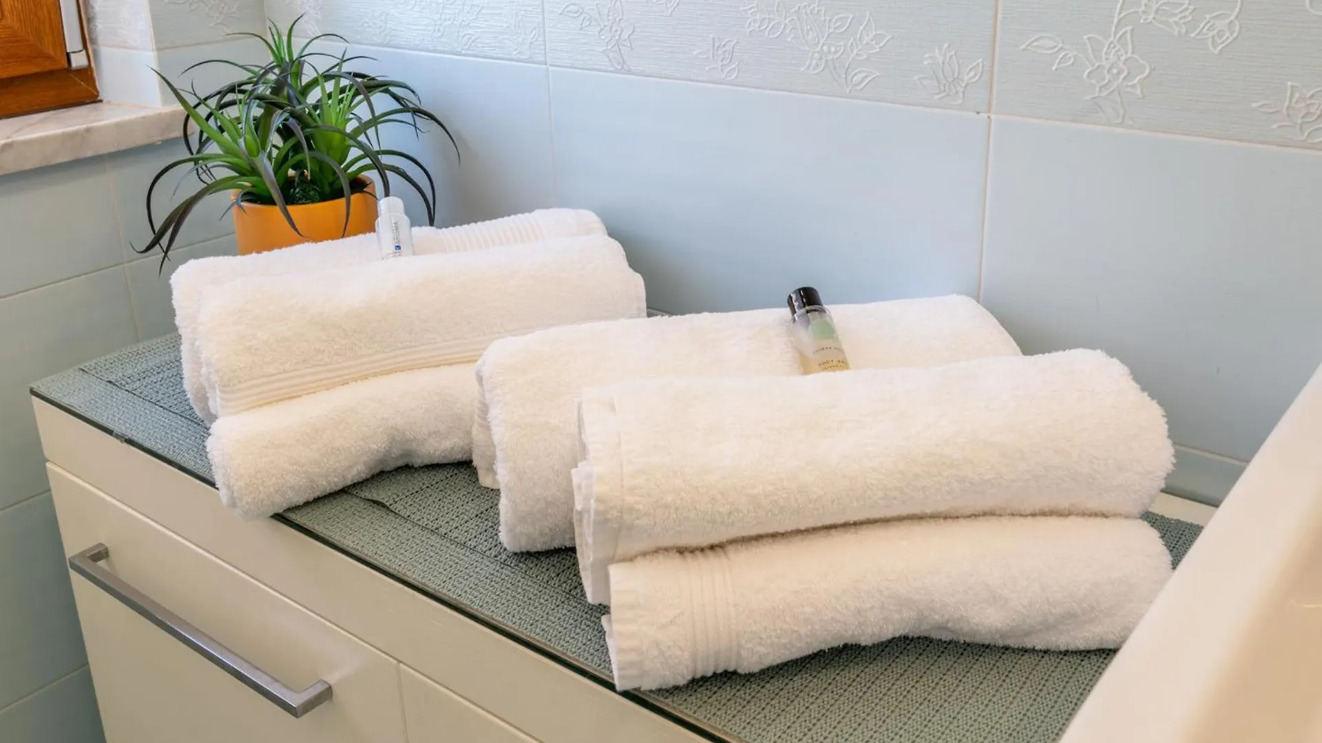 New Luxury 2Bdr Terrace, Views, Ac Appartement Marina Di Carrara 0*,  Italië